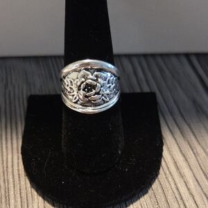 Raised Rose Design Silvertone Ring